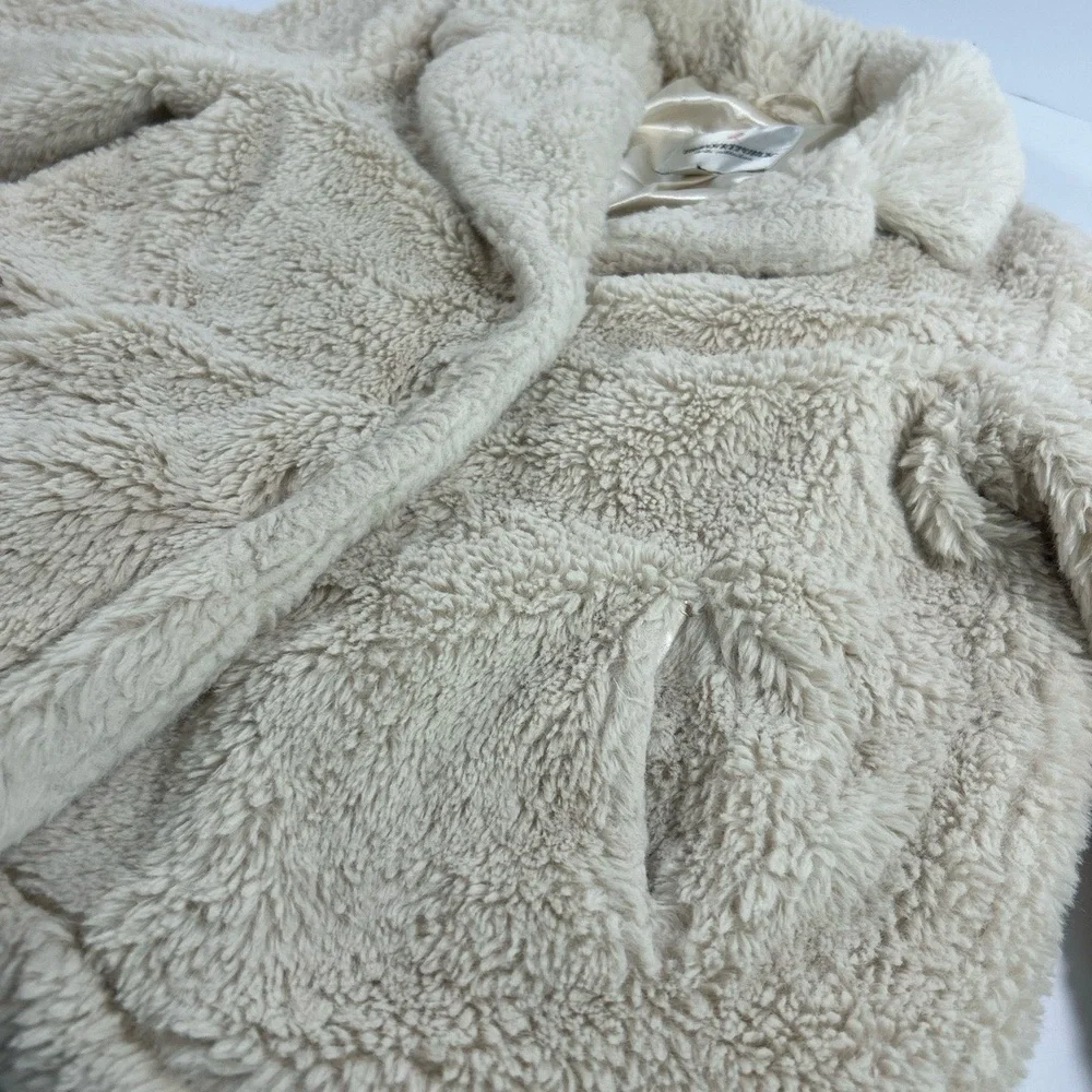URBAN REPUBLIC Jacket Girls Size 7/8 Off White‎ Faux Fur Fuzzy Cozy Warm